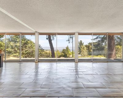 16274 Dorilee Ln. Welcome to Dorilee, a private cul-de-sac in Encino just minutes from the West Side. This private, single-story, mid-century modern sits above the neighbors properties with unobstructed 270 degree views of the Valley. There is a long private driveway and parking for 3 or more cars, including a large 2 car garage. The home features large open spaces, large glass doors and window...