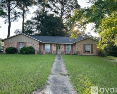 Exquisite 2,532 sq ft house 4 bedroom 2 bathroom, 2 vehicle garage in Haughton LA (682) 558 - 0387