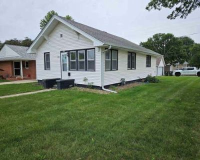 2 Bedroom 1BA 646 ft Single Family Home For Sale in SIOUX CITY, IA