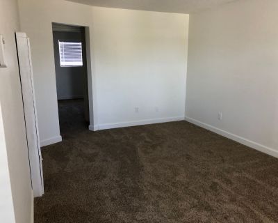 2 Bedroom 1BA 745 ft Apartment For Rent in Oakdale, CA