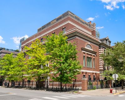 5 Bedroom 4BA 10000 ft Single Family Home For Sale in Chicago, IL