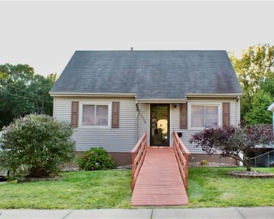 4 Bedroom 1BA 1092 ft Single Family House For Sale in Akron, OH