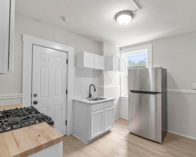 2 Bedroom 1BA 900 ft Pet-Friendly Apartment For Rent in New Britain, CT