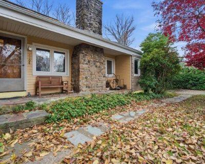 New Britain Ave, Rocky Hill, Home For Rent