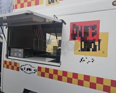 Used 2015 Food Kitchen Concession Trailer Mobile Food Unit