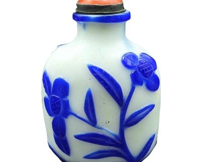 Antique Chinese Peking Glass White With Blue Organic Floral Snuff Bottle 1898-1920