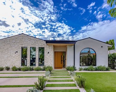 4 Bedroom 3BA 2750 ft Apartment For Rent in Sherman Oaks, CA