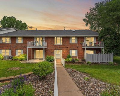 2 Bedroom 1BA 924 ft Single Family House For Sale in Woodbury, MN