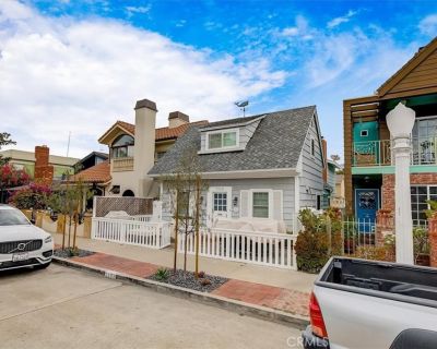 4 Bedroom 2BA 1984 ft Apartment For Rent in Newport Beach, CA