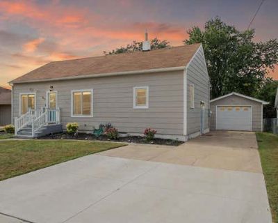 3 Bedroom 2BA 1938 ft Single Family Home For Sale in LENNOX, SD
