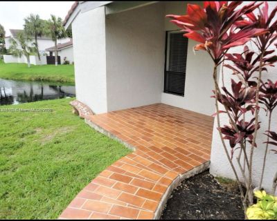 3 Bedroom 2BA 1996 ft² Townhouse For Rent in Miami, FL