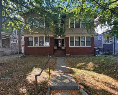 Furnished Room for Rent - 405 Victoria Pl #4