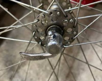Road bike front wheel with quick release hub (26 inch)