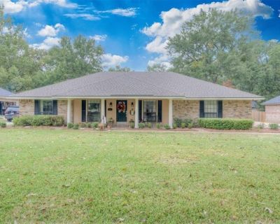 Lakeway Cir, Benton, Home For Sale