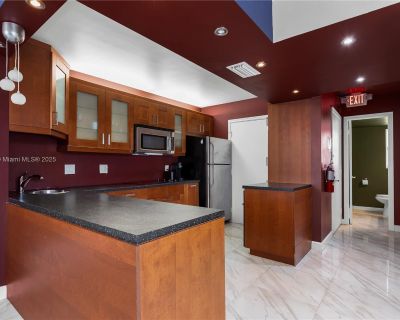 1 Bedroom 1BA 878 ft Furnished Condo For Rent in Bay Harbor Islands, FL