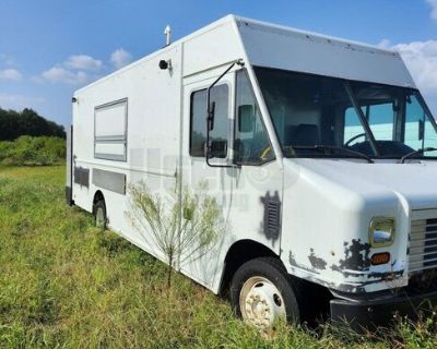 LOW MILES 2017 30' Ford F59 Food Truck Mobile Kitchen Gyros Truck w/ All New Appliances