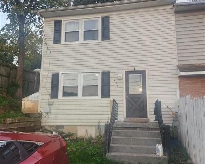 3 Bedroom 1BA 1120 ft Townhouse For Sale in Front Royal, VA