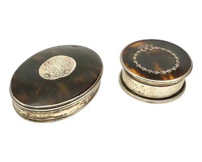 Early 20th Century Lovely Silver and Horn Snuff or Trinket Boxes, a Pair