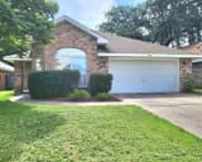 3 Bedroom 2BA 1378 ft² Pet-Friendly House For Rent in Pensacola, FL 4877 Genevive Ct