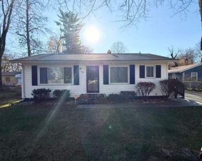 3 Bedroom 1BA 1264 ft Pet-Friendly Apartment For Rent in Kalamazoo, MI