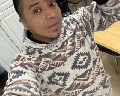 $750 /month. Age: 35 * Any pets?: No * Occupation: Professional * Gender: Male. Non-smoking room preferred. Pets are fine. No preference specified. Age preference: 18 - 99. Looking in: All South Bay. I am a professional male aged 35. I am available to move as soon as possible and have a budget of $750/month. I would like to share with males or females of any age.