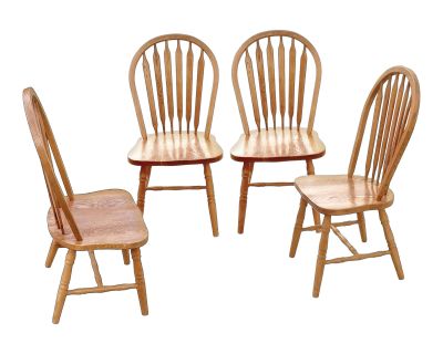 Amish Style Bow Back Windsor Chairs With Paddled Spindles & a Single Bar H Shaped Stretcher