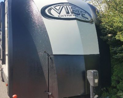 Travel Trailer  "VIBE"