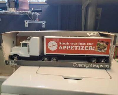 Nylint overnight express semi and trailer new in box. NO NAME STEAKS