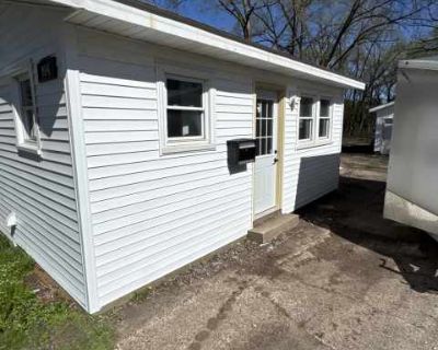 2 Bedroom 1BA 816 ft Apartment For Rent in Eau Claire, WI