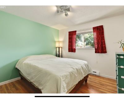 $1,000 per month room to rent in McMinnville