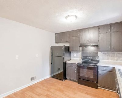 Furnished Room for Rent - CandlerMcAfee Home, near I exit 65
