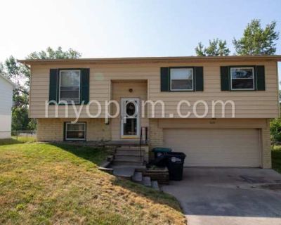 2 Bedroom 2BA 1046 ft Pet-Friendly Apartment For Rent in Omaha, NE