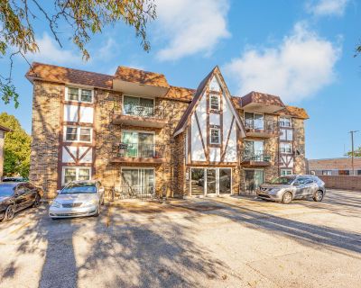 2 Bedroom 1BA Condo For Sale in Oak Lawn, IL