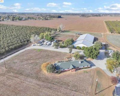 3 Bedroom 2BA 2141 ft Single Family Home For Sale in BRENTWOOD, CA