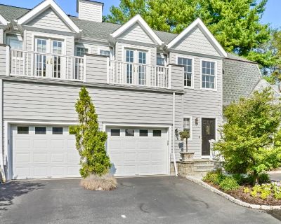 3 Bedroom 2BA 1987 ft Condo For Sale in Greenwich, CT