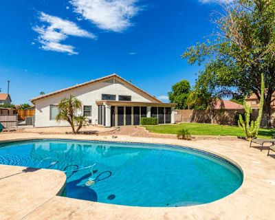 Private room with shared bathroom in a House, Gilbert, AZ 85296