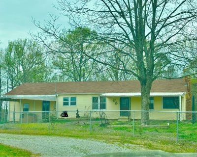 3 Bedroom 2BA 1635 ft Single Family House For Sale in Cullman, AL