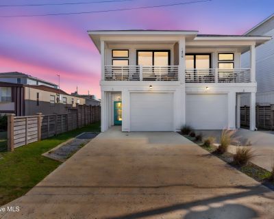 3 Bedroom 2BA 1546 ft Townhouse For Sale in Carolina Beach, NC