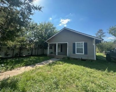 2 Bedroom 1BA 889 ft Pet-Friendly Apartment For Rent in Abilene, TX