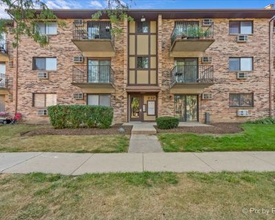 2 Bedroom 1BA 845 ft Condo For Sale in Carol Stream, IL