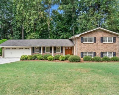 5 Bedroom 3BA 2725 ft Single Family House For Sale in Atlanta, GA