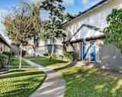 2 Bedroom 1BA 1058 ft² Apartment For Rent in Anaheim, CA 2045 S Haster St unit 2G02