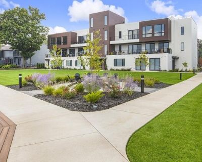 E Jackson Blvd, Elkhart, Condo For Sale