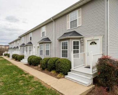 2 Bedroom 2.5BA 1440 ft Pet-Friendly Apartment For Rent in Jonesborough, TN