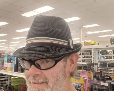 I clean up after myself whatever im doing. Im very chill and go with the flow. I can cook pretty good.