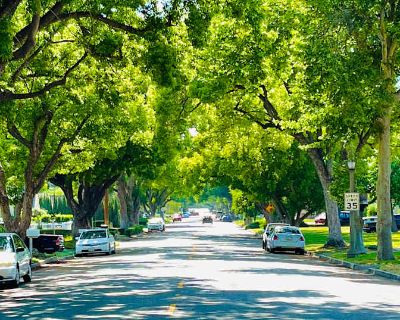 Available on: now. Unfurnished. Pet friendly. Parking available * Internet included * LGBTQ+ friendly * Cat friendly * Dog friendly * Children friendly * Students welcome * 40+ years welcome Rick will require background checks for this room Learn more. This private room has it s own separate entrance, and is conveniently located in a very clean, and quiet neighborhood in Shandin Hills. We re lo...