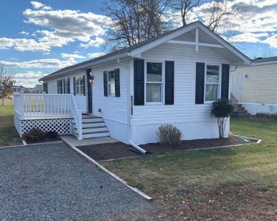 2 Bedroom 2BA 840 ft Single Family House For Sale in Lewes, DE