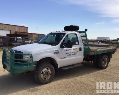 2005 Ford F-350 4x4 Flatbed Truck