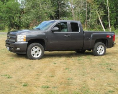 2010 Chevrolet "Z71" 4x4. Extended Cab. Nicer Than Most !