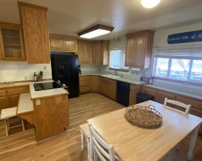 2 Bedroom 2BA 1086 ft House For Rent in South Lake Tahoe, CA